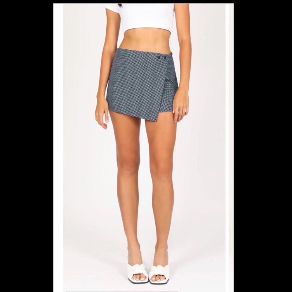 REWASH Asymmetrical Wrap Skort In Hound's Tooth Black